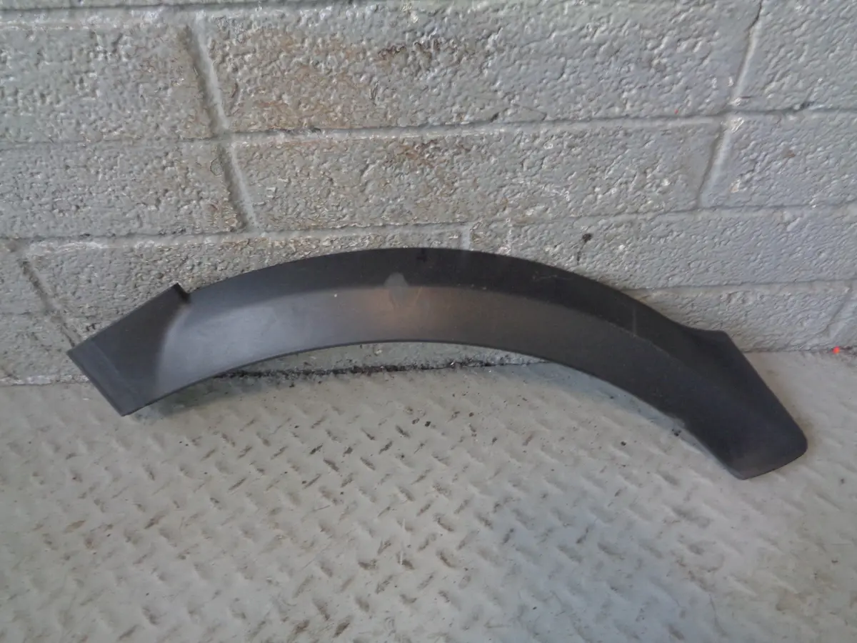 Range Rover L405 Wheel Arch Trim Near Side Rear Ck52-28371-Ad 2013 To 2017 1