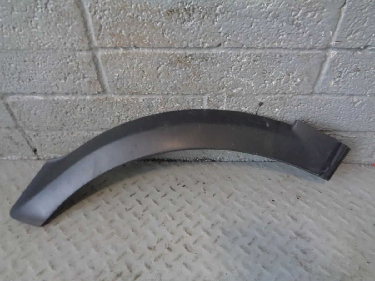 Range Rover L405 Wheel Arch Trim Off Side Rear Ck52-28370-Ad 2013 To 2017 1