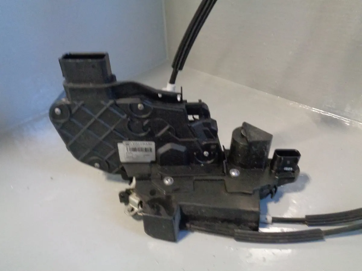Discovery 4 Door Lock Actuator Near Side Front Keyless Range Rover Sport 1