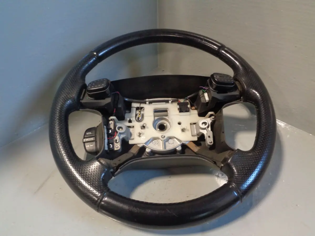 Discovery 2 Steering Wheel Land Rover Black Leather With Horn Buttons R03015 1