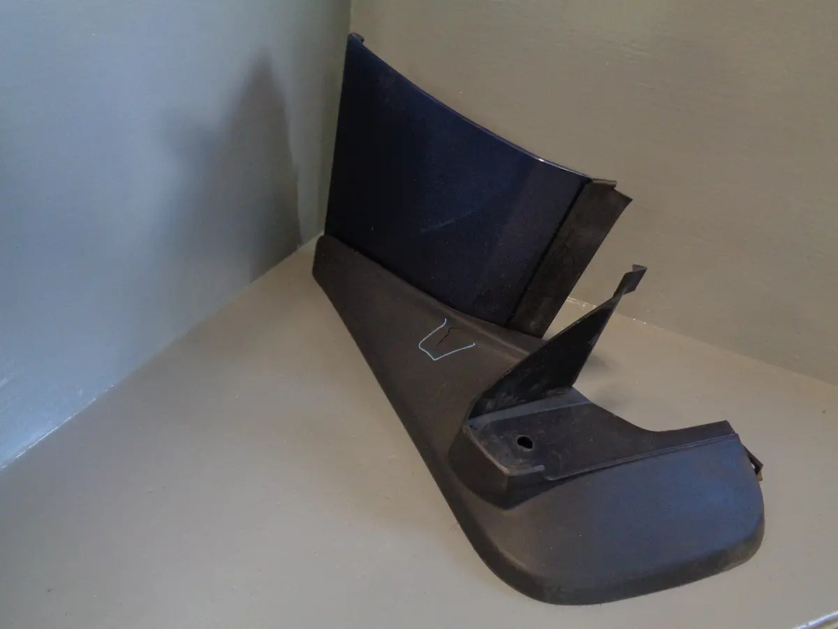 Range Rover Mud Flap Guard Wing Trim Near Side Front Cairns Blue L322 H04044 1