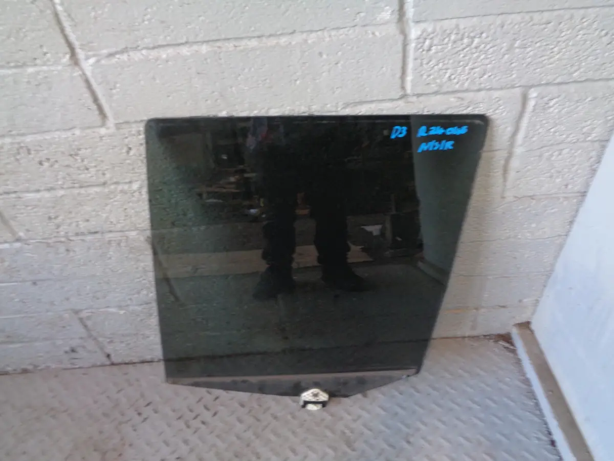 Discovery 3 Glass Rear Door Window Near Side Land Rover 2004 To 2009 R24045 1