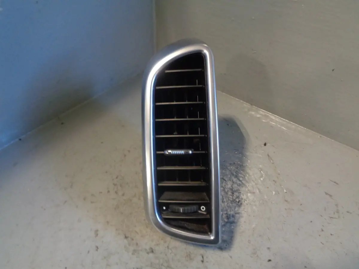 Porsche Cayenne 958.1 92A Air Vent Near Side Centre Dashboard 7P5.819.727.A 1