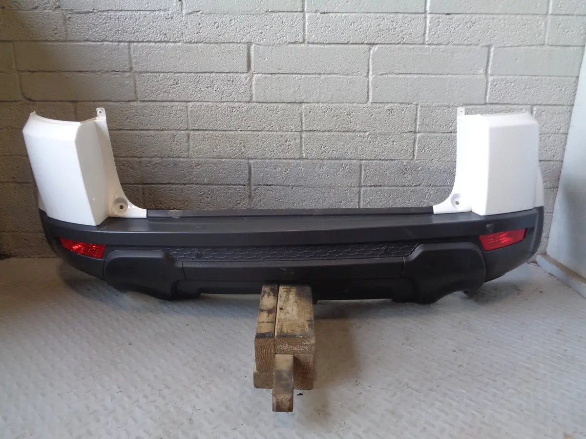 Range Rover Evoque Rear Bumper Fuji White 867 L538 2016 1