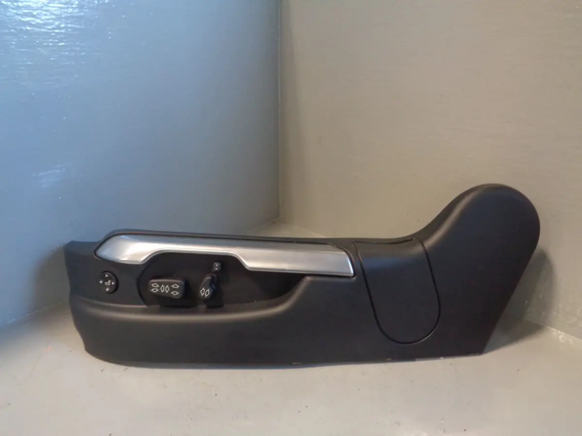 Range Rover L322 Seat Valance Black With Seat Switches Facelift Near Side Front 1