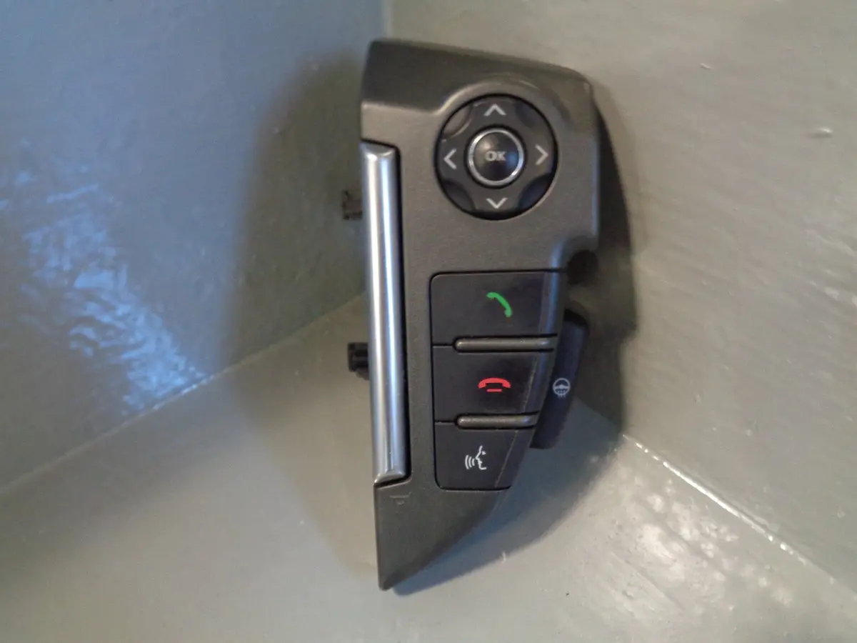 Discovery 4 Steering Wheel Audio Phone Controls Ah22-13D767-Eb Land Rover 1