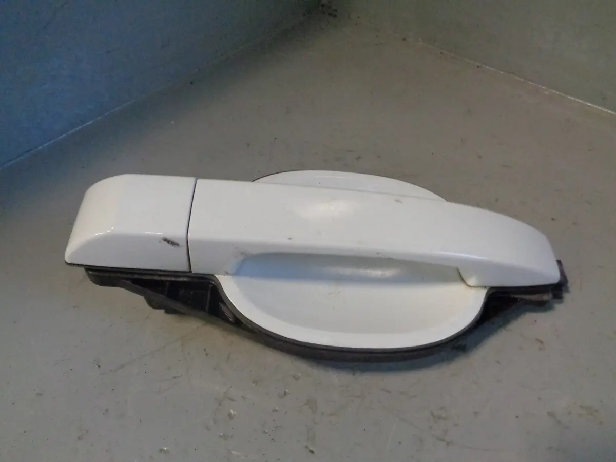 Range Rover L322 Door Handle In Fuji White Off Side Front Lrc 867 2006 To 2013 1