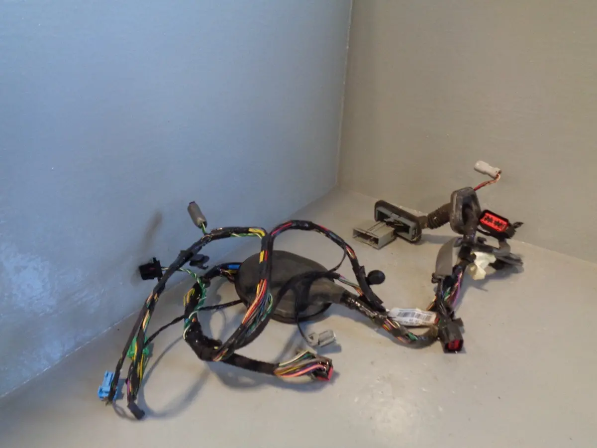 Discovery 4 Door Wiring Loom Off Side Rear Ah22-14632-Eb L319 Keyless 2