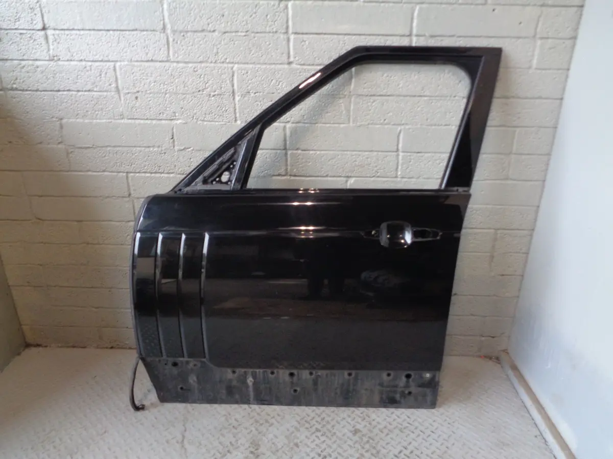 Range Rover L405 Door Near Side Front In Santorini Black Lrc 820 2013 To 2017 1