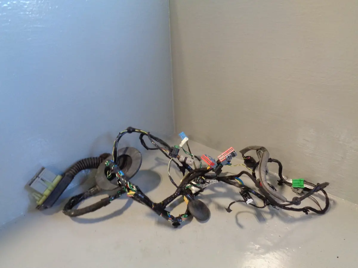 Discovery 4 Door Wiring Loom Near Side Front Ah22 14630 Adc L319 Keyless 1