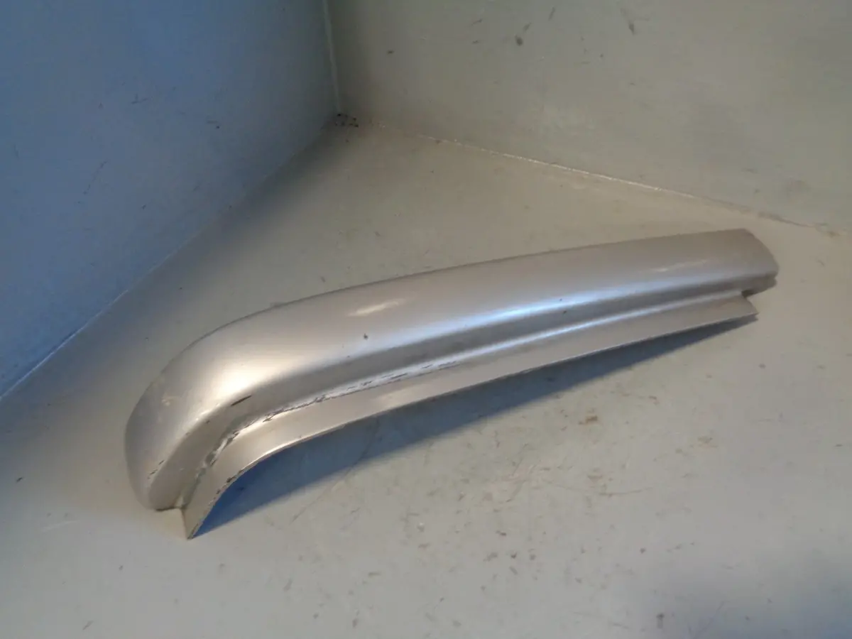 Discovery 2 Headlight Trim Off Side Blenheim Silver Land Rover 1998 To 2002 2