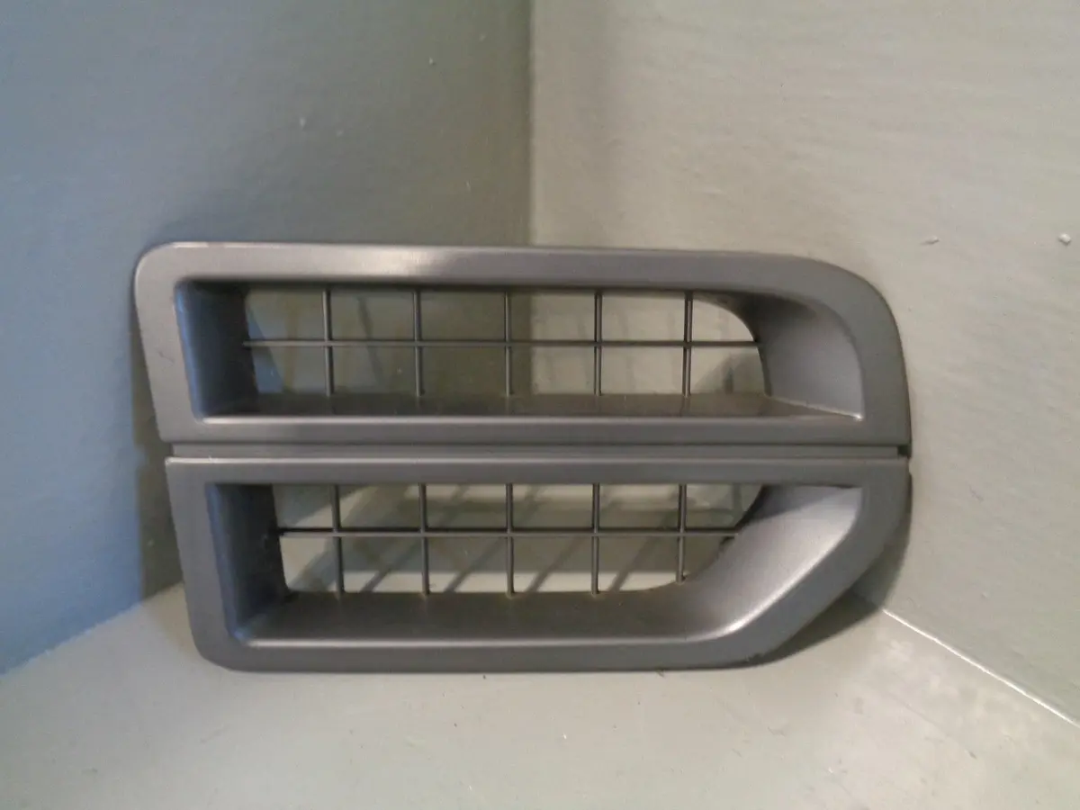 Discovery 3 Wing Vent Grille Off Side Right In Grey Land Rover 2004 To 2009 1