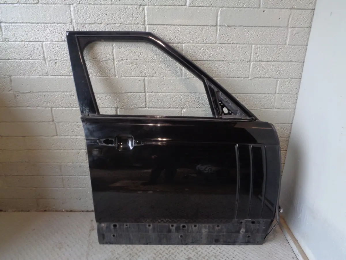 Range Rover L405 Door Off Side Front In Santorini Black Lrc 820 2013 To 2017 1
