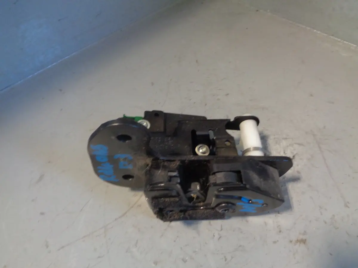 Discovery 3 Tailgate Actuator Lower Latch Near Side Land Rover 2004 To 2009 1