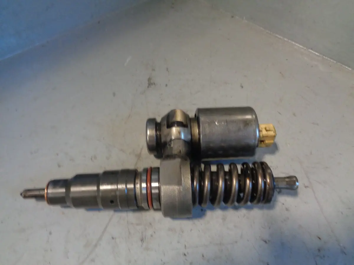 Discovery 2 Fuel Injector Blue Top Td5 15P Defender Land Rover Msc000040 1