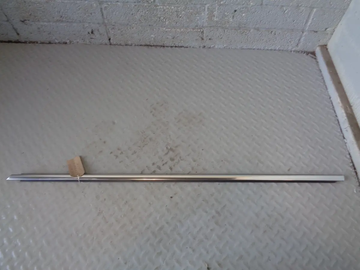 Porsche Cayenne 92A Window Weather Strip Near Side Front External Silver 1