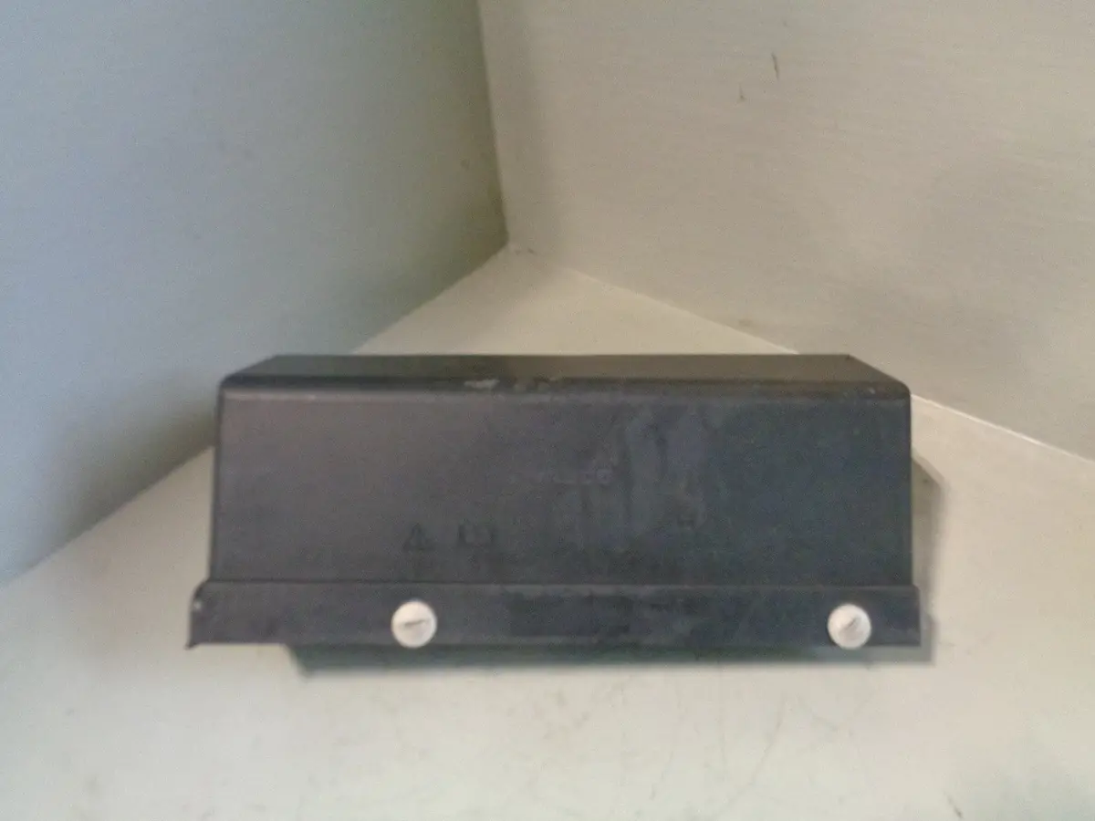 Discovery 2 Air Suspension Compressor Housing Lid Land Rover 1998 To 2004 1