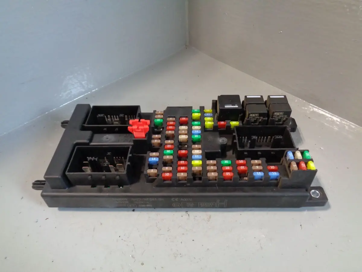 Discovery 4 Fuse Box Body Control Module 3.0 Tdv6 Ah22-14F041-Bh Land Rover 1
