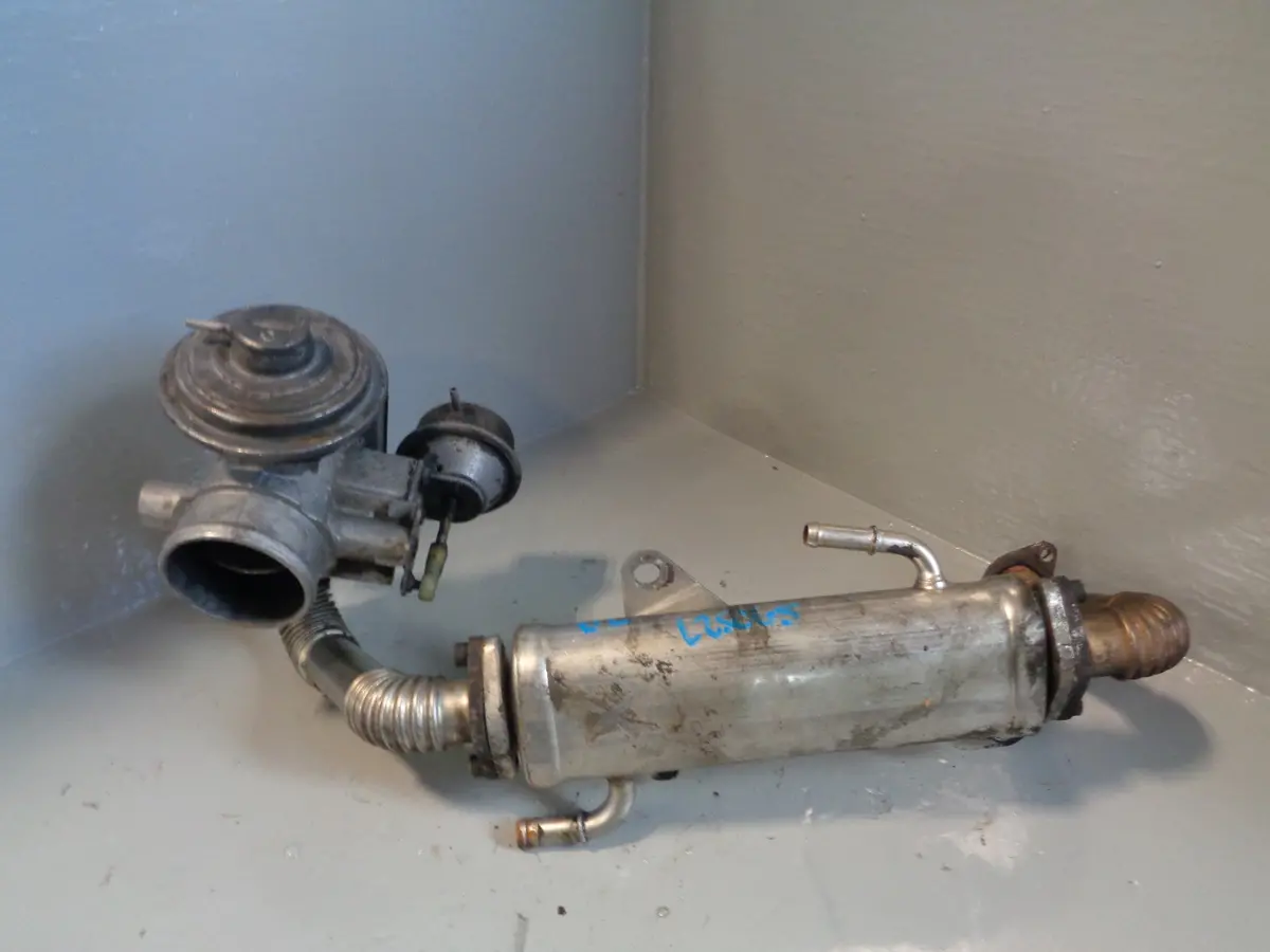 Discovery 2 Egr Valve And Cooler 2.5 Td5 15P Land Rover 2002 To 2004 1