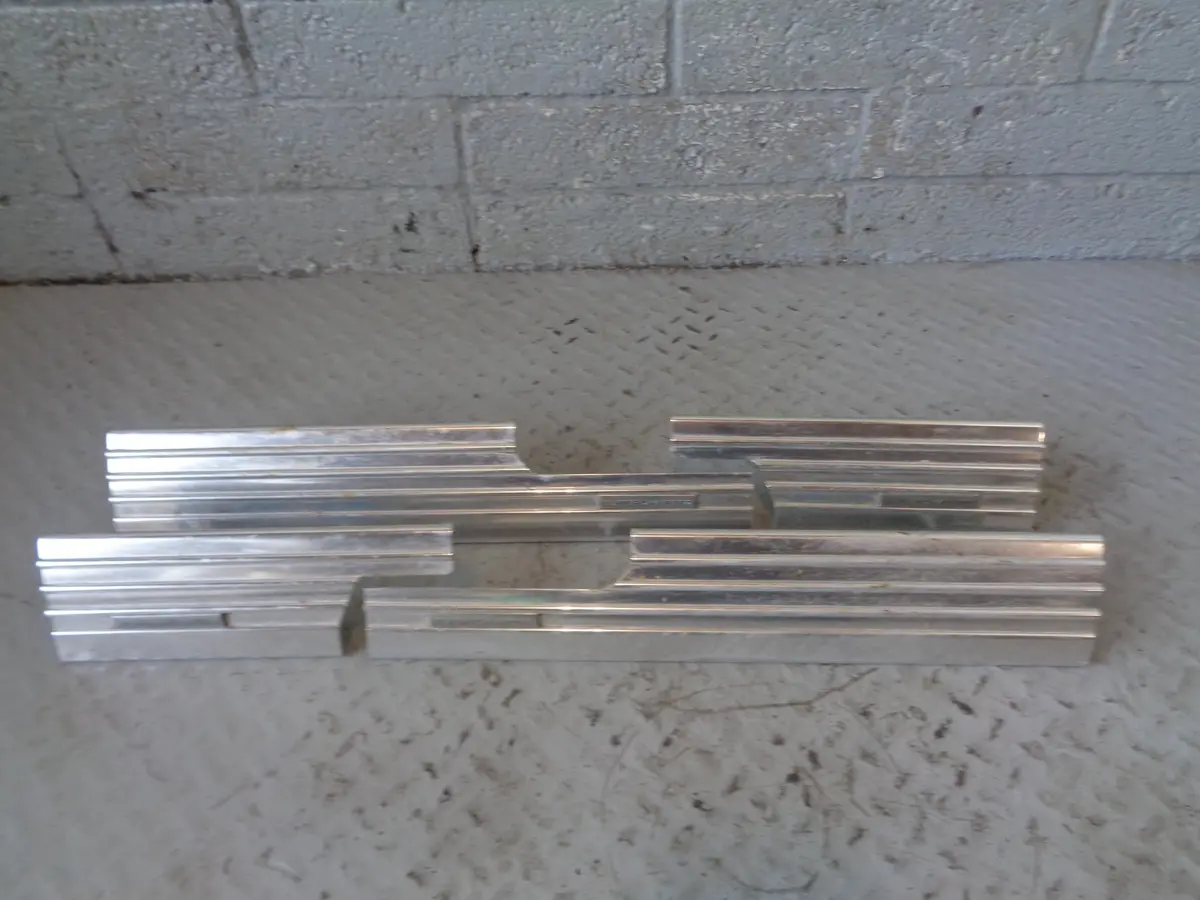 Range Rover L322 Kick Plates Supercharged Full Set Genuine 2006 To 2010 R01045 1
