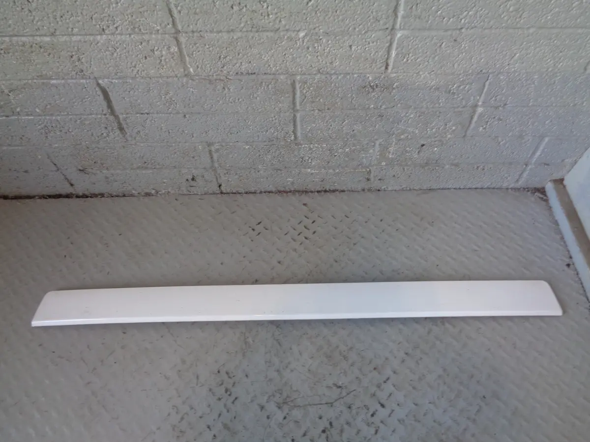 Range Rover L322 Lower Tailgate Trim In Fuji White Lrc 867 2002 To 2013 1
