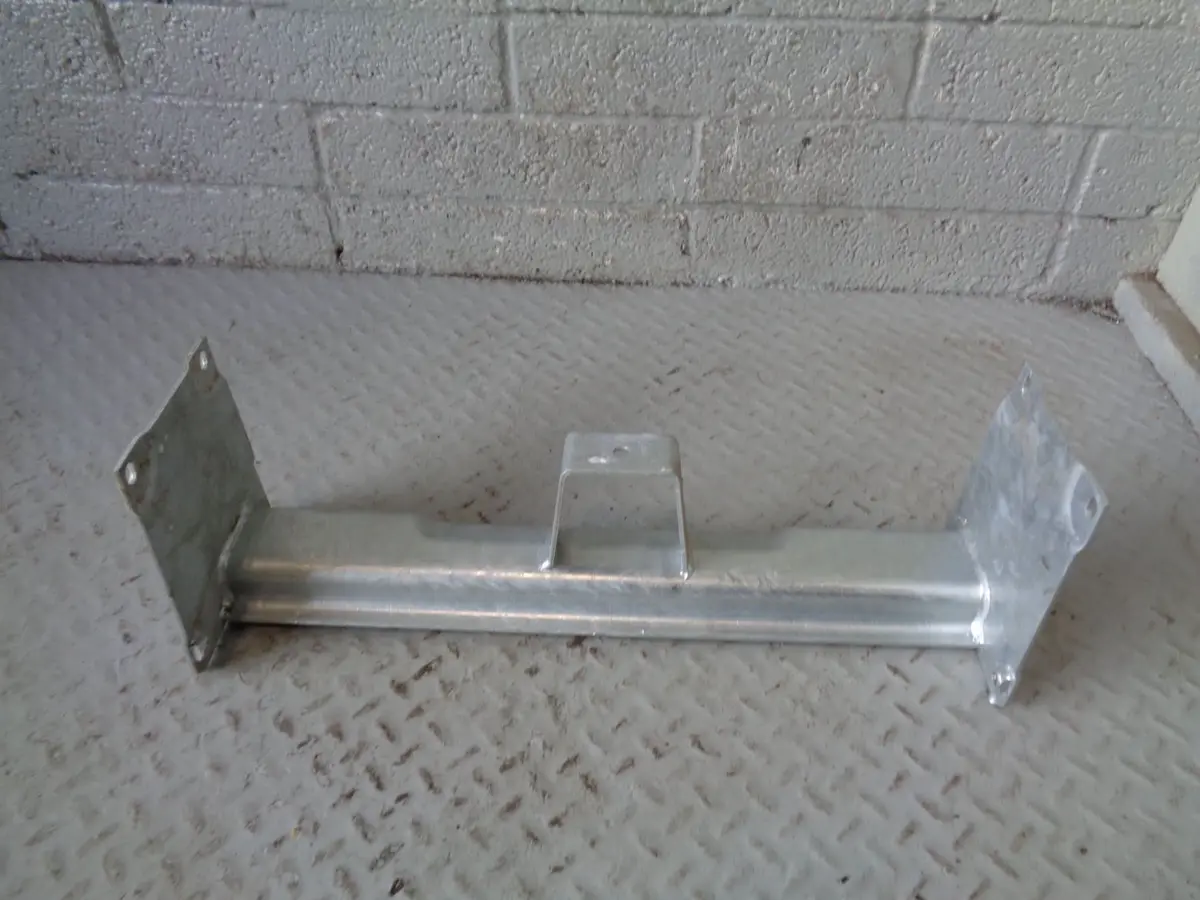 Defender 90 110 Puma Crossmember Gearbox Galvanised Land Rover 2006 To 2016 1
