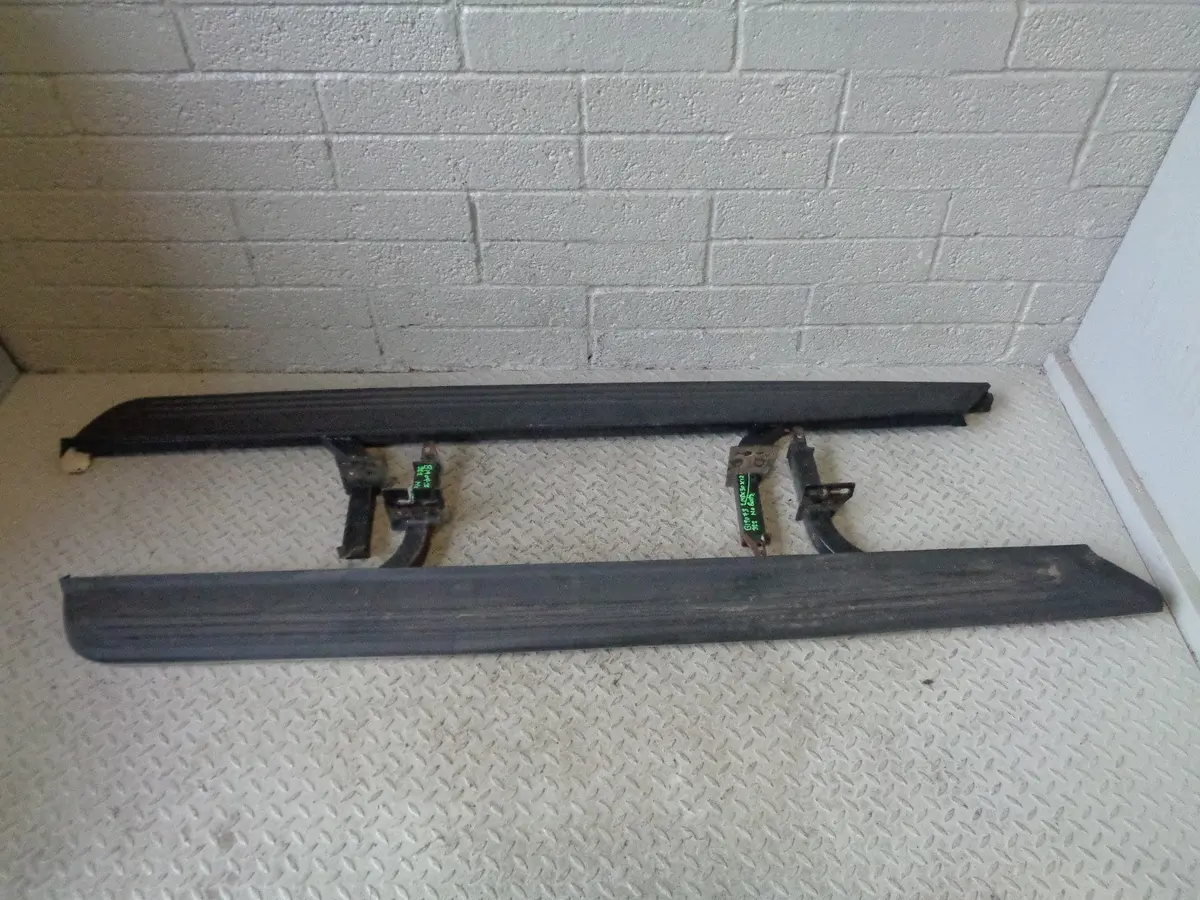 Range Rover L322 Side Steps Pair Of Black Land Rover 2006 To 2013 B19073 1