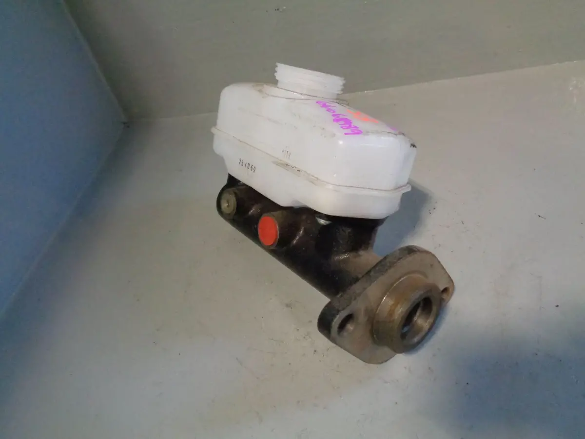 Series 3 Brake Master Cylinder Girling 64068989 Land Rover 1971 To 1985 1
