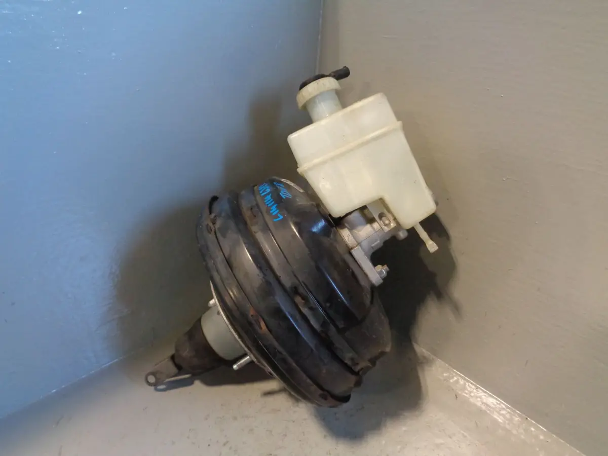 Range Rover L322 Servo Brake Master Cylinder Sjb500110 4.2 3.6 Tdv8 1