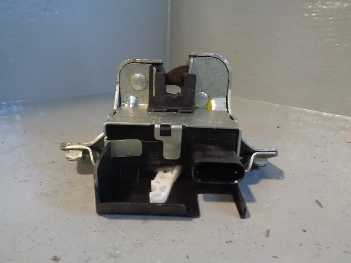 Porsche Cayenne 958 92A Tailgate Lock Actuator 7P0 827 505 2011 To 2018 1
