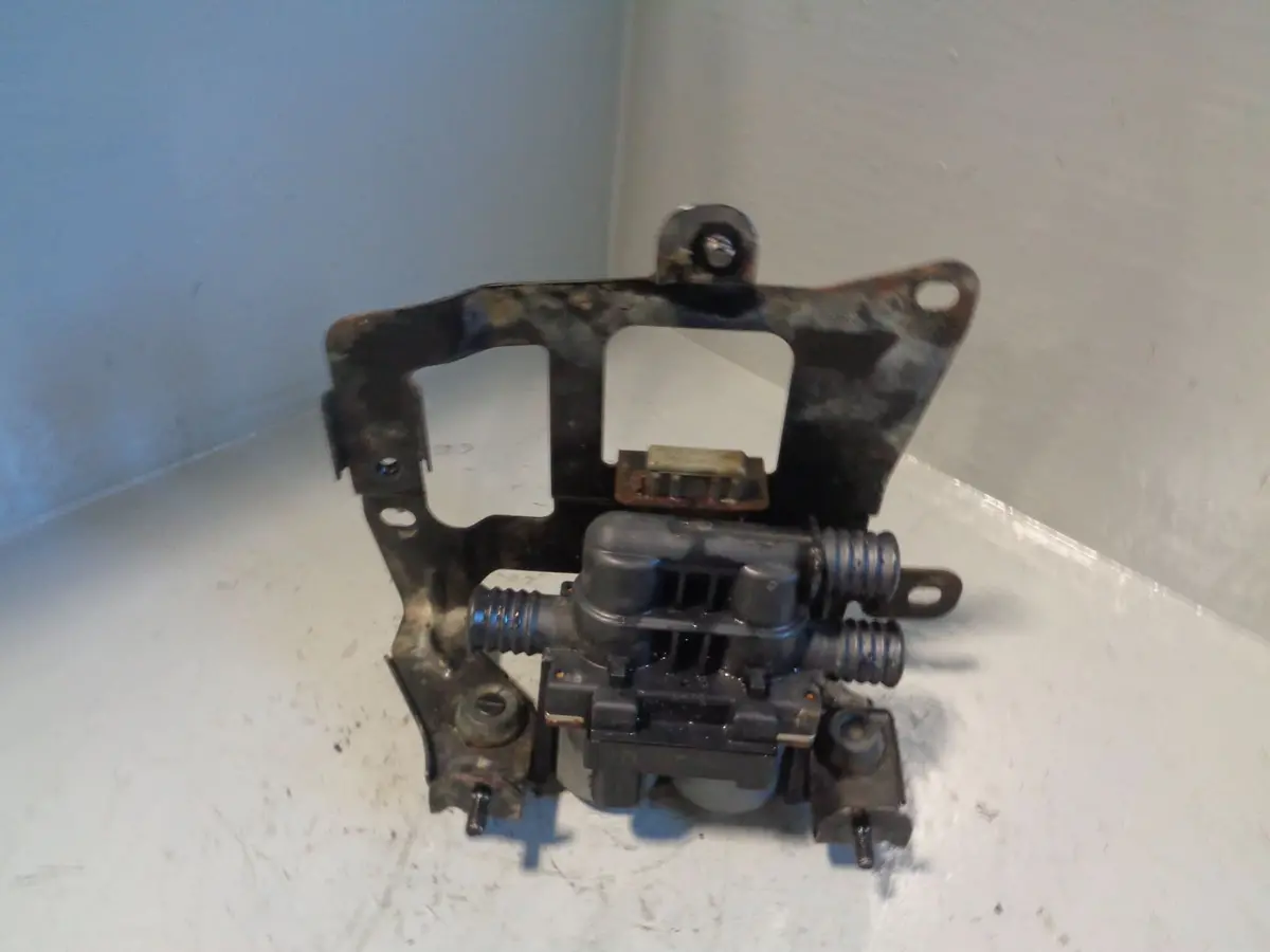 Range Rover L322 Water Heater Control Valve 3.6 Tdv8 2006 To 2009 L14114 1