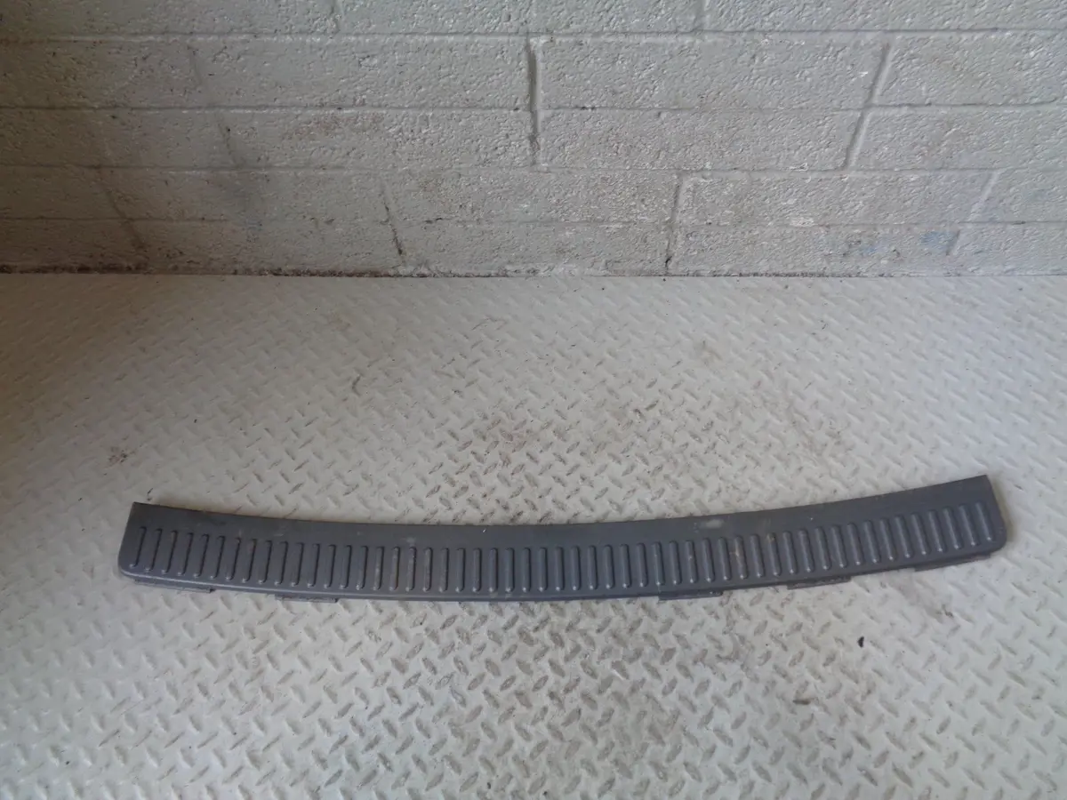 Range Rover Sport Rear Bumper Scuff Protector Trim 9H32-17775-Ab Land Rover 1