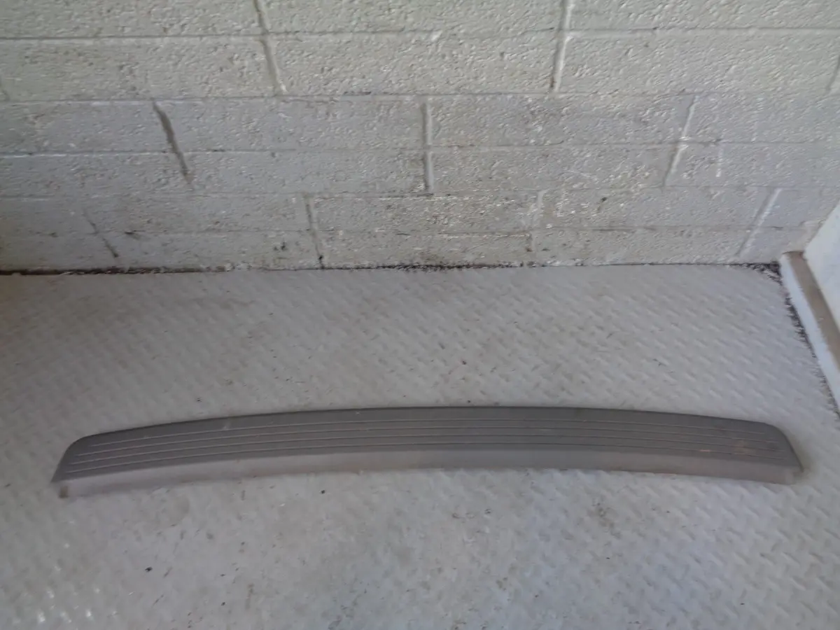 Range Rover L322 Bumper Rear Top Scuff Plate Panel Trim 9H42 17E962 Aaw Grey 1