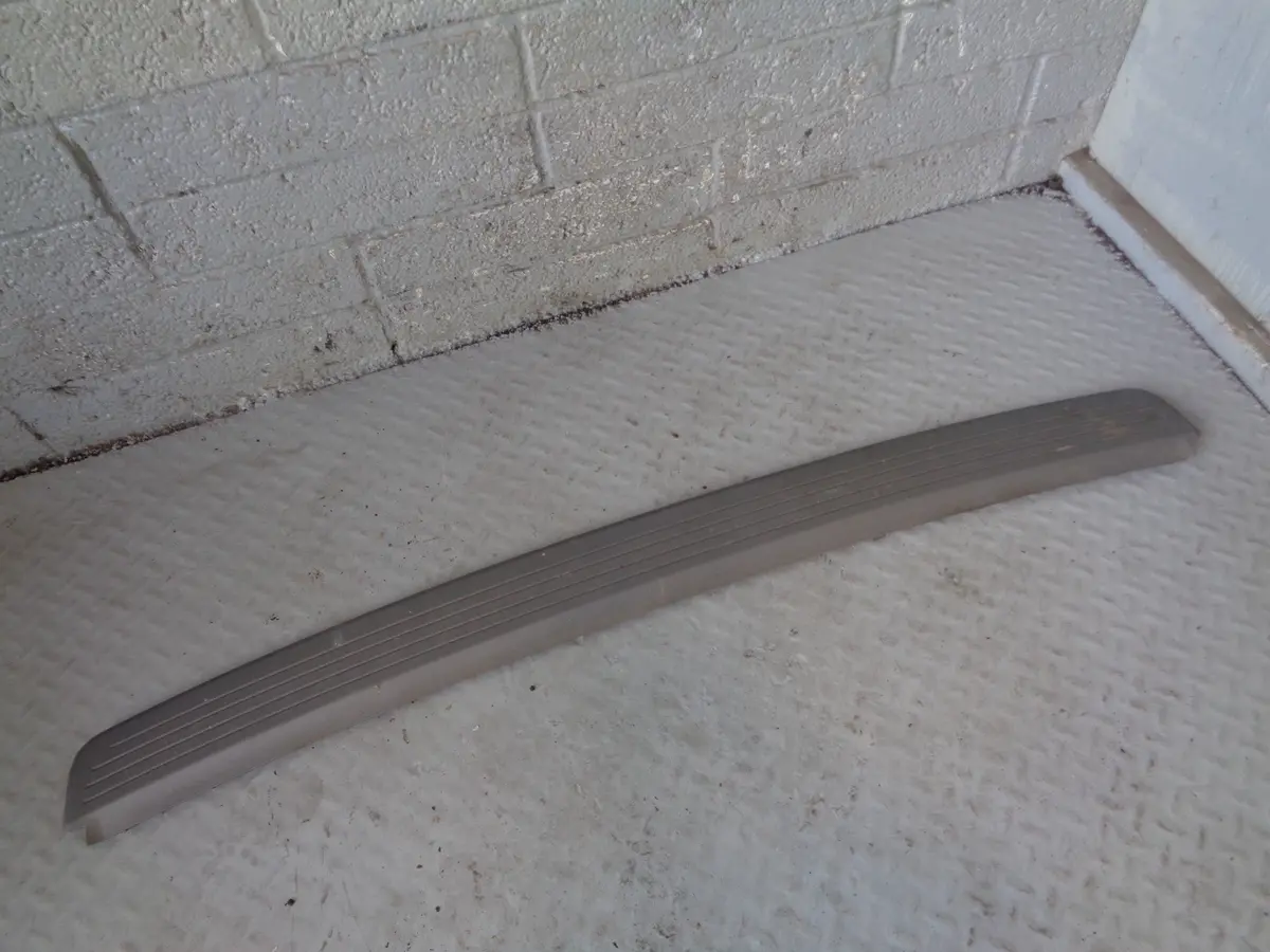 Range Rover L322 Bumper Rear Top Scuff Plate Panel Trim 9H42 17E962 Aaw Grey 2