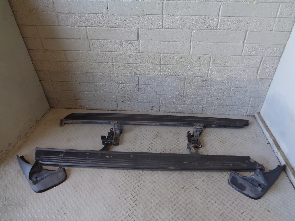 Range Rover L322 Side Steps Pair Of Black Land Rover 2002 To 2013 L24045 1