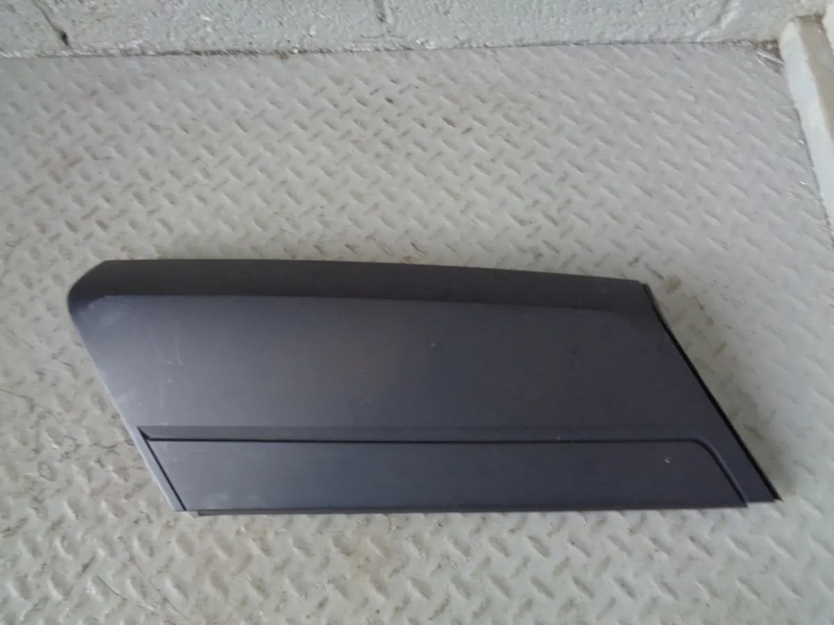 Range Rover D Pillar Trim Cover L322 Off Side Rear Facelift 2009 To 2013 1