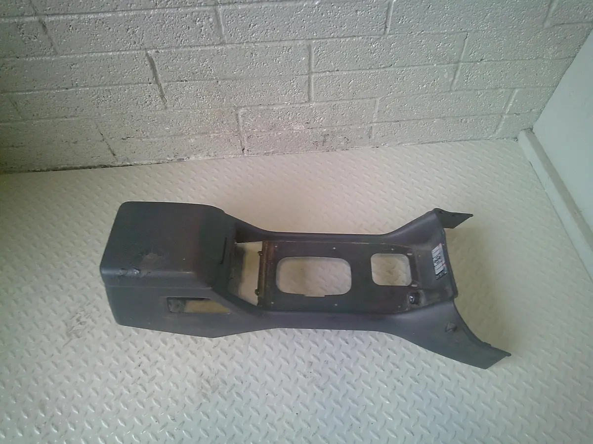 Discovery 2 Centre Console Arm Rest Black Auto Land Rover 2002 To 2004 R08113 1