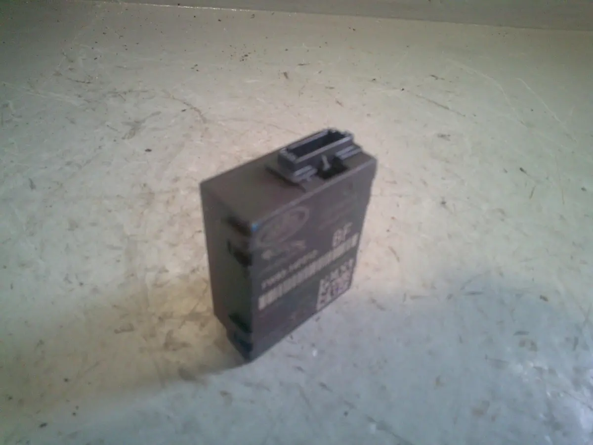 Discovery Sport Tyre Pressure Control Module Fw93-14F012-Bf L550 Land Rover 2