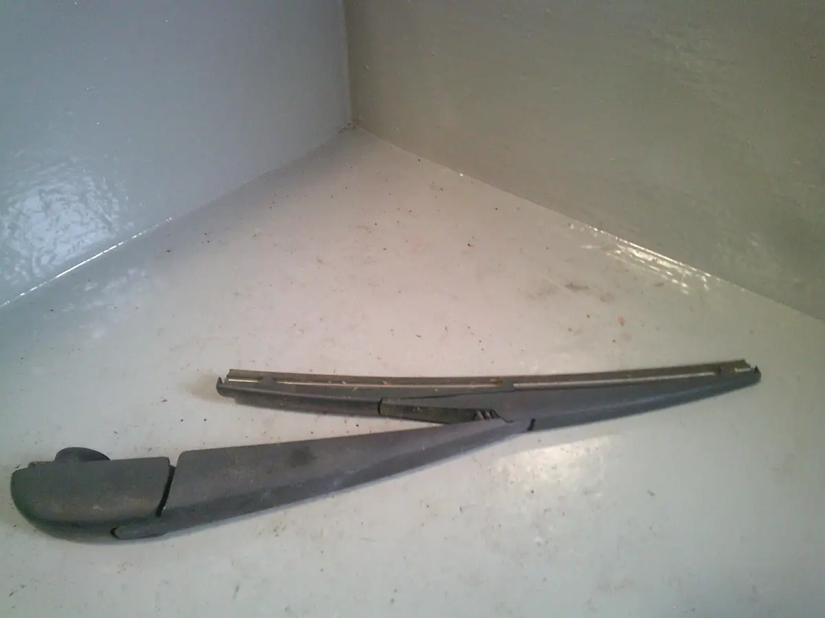 Discovery Sport Rear Wiper Arm L550 Land Rover 2014 To 2019 1