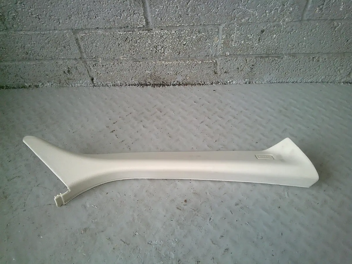 Discovery Sport A Pillar Trim Off Side Right Cirrus Interior L550 Land Rover 1