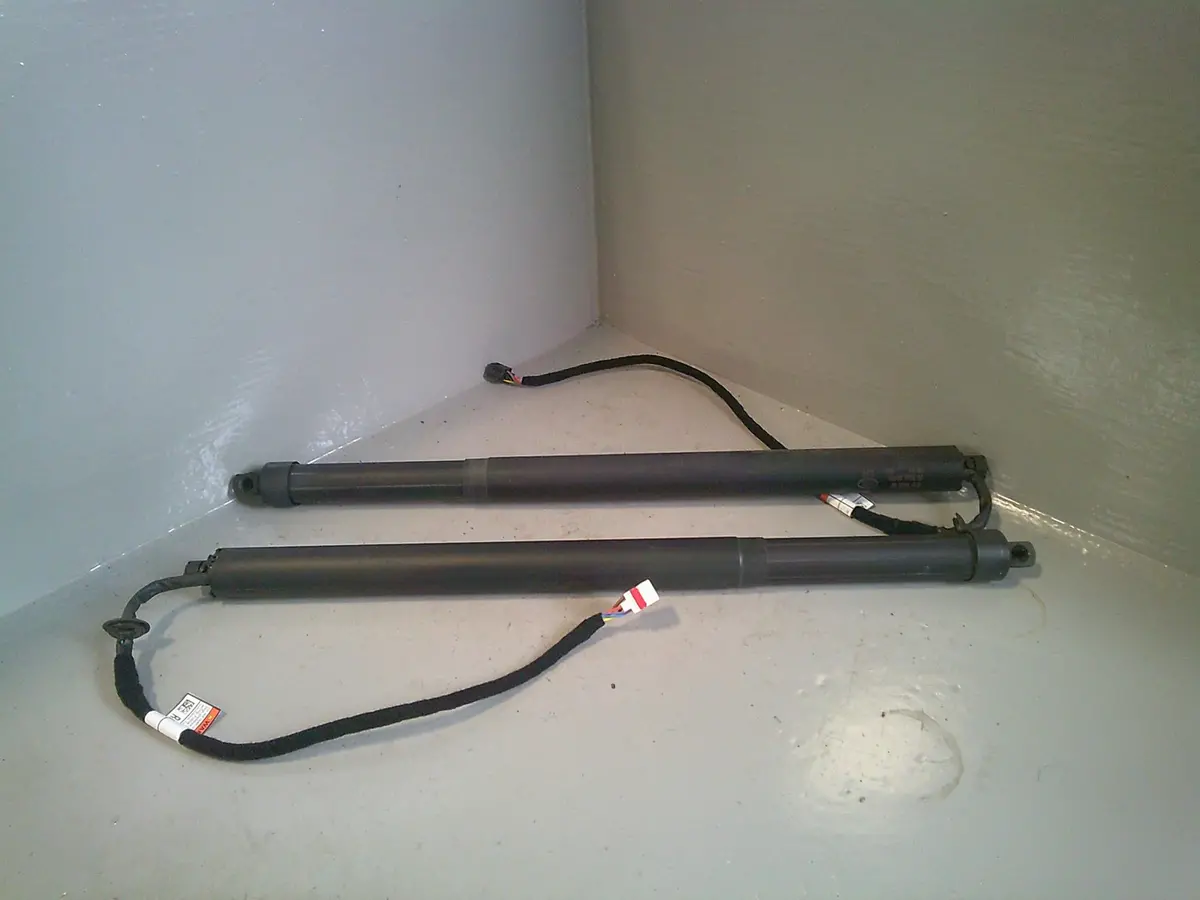 Discovery Sport Electric Tailgate Lift Struts Pair Of Land Rover 2014 To 2019 1