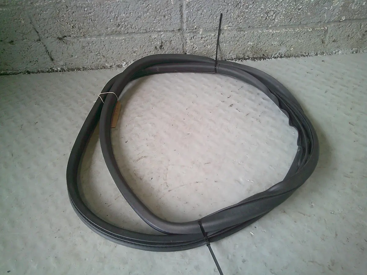 Discovery Sport Door Seal Rubber Off Side Rear L550 Land Rover 2014 To 2025 1