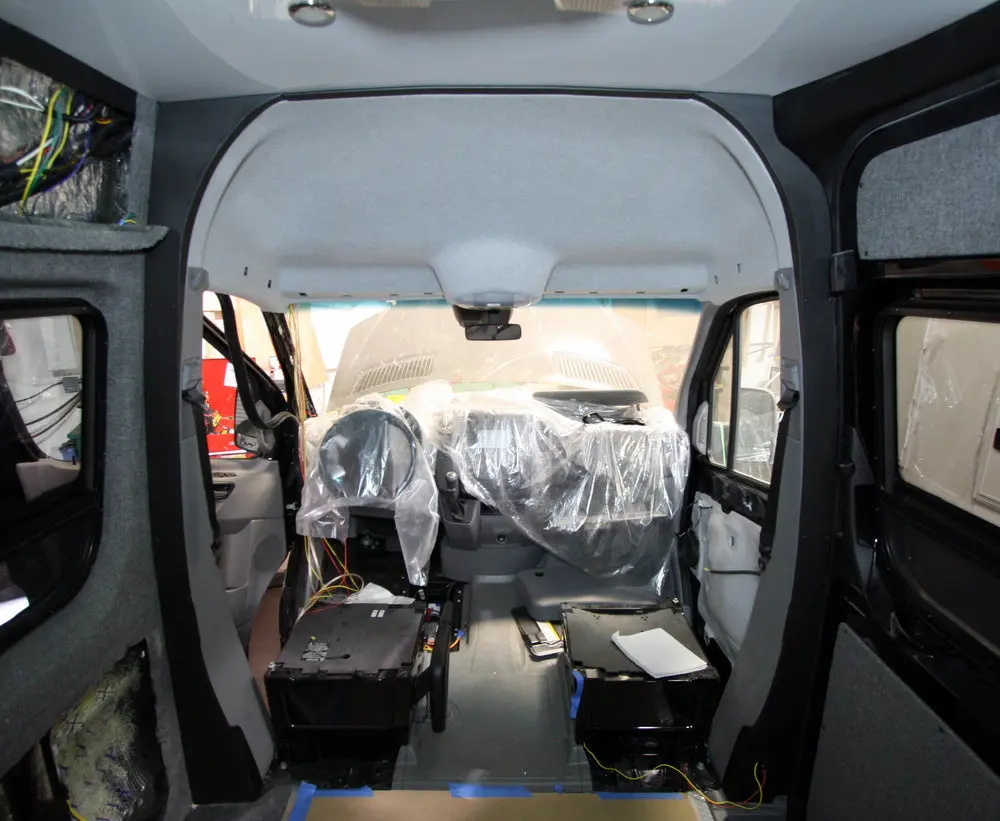 2007-2018 / Sprinter Van B-Pillar Trim Kit - Carbon Fiber Look 1