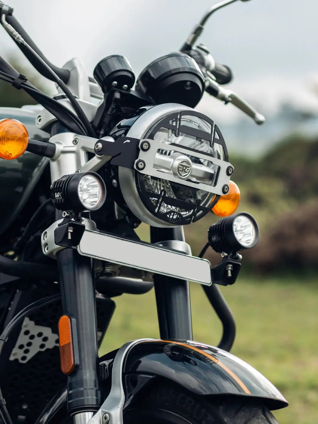 Legundary Super Meteor 650 Cosmic Headlight Grill 1