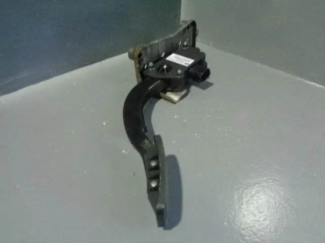 Discovery 3 Throttle Accelerator Pedal Slc500041 2.7 Tdv6 Manual 2004 To 2009 1