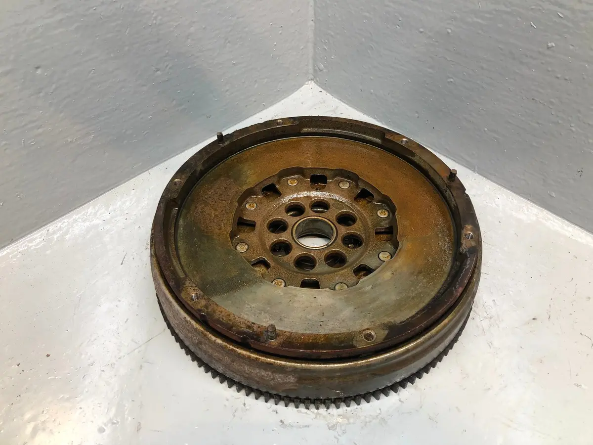 Freelander 2 Dual Mass Flywheel Manual 2.2 Td4 Land Rover 2006 To 2010 R11026 1