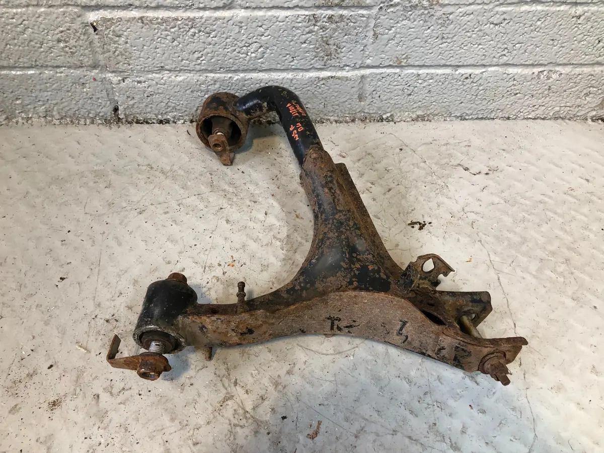 Discovery 4 Wishbone Control Arm Upper Near Side Rear Land Rover With Bolts 1