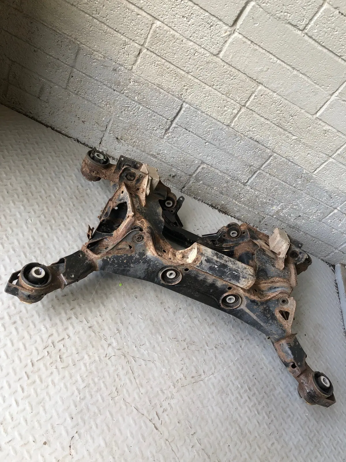 Discovery Sport Rear Subframe Diff Carrier L550 Land Rover 2014 To 2019 L14075 2