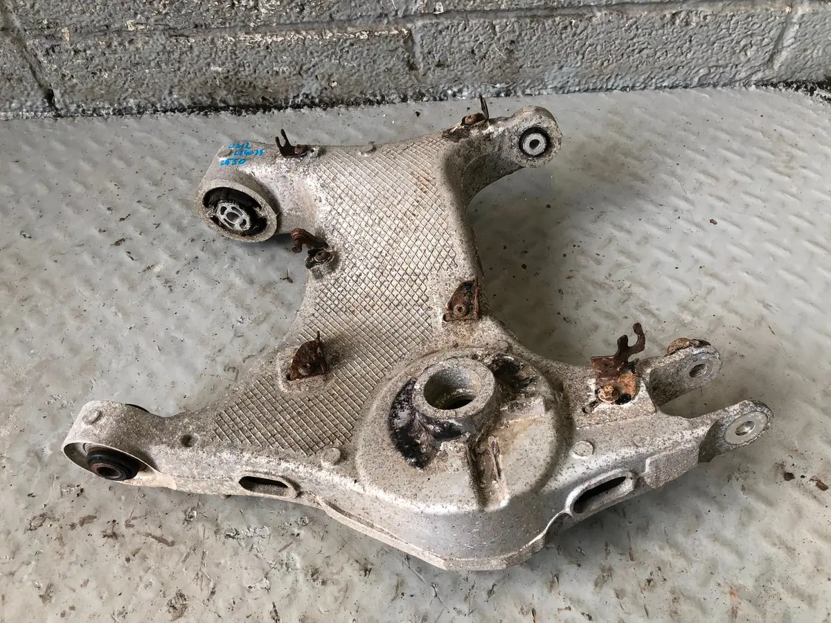 Discovery Sport Control Arm Rear Lower Suspension Off Side L550 Land Rover 1