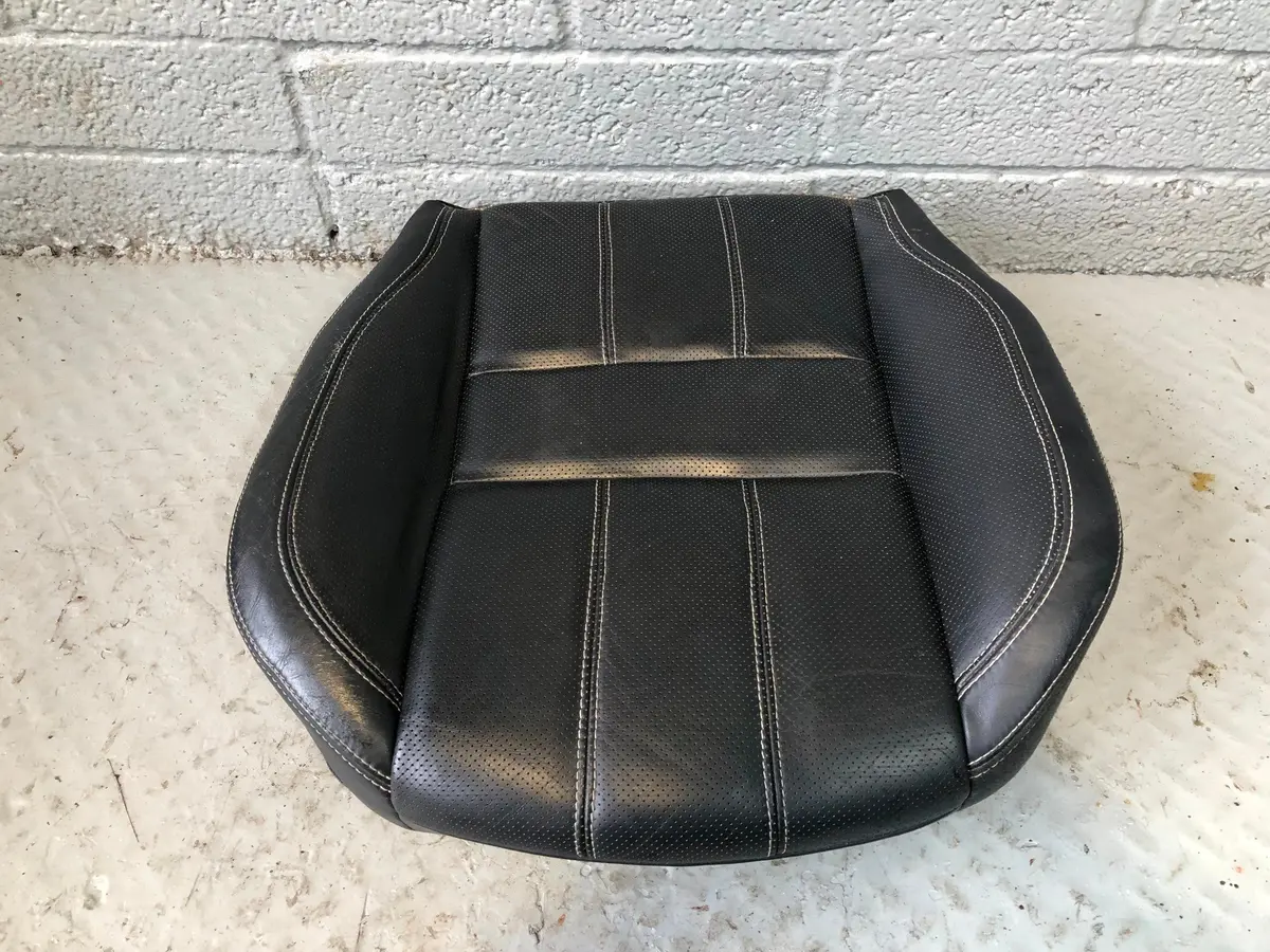 Range Rover Sport Seat Padded Base Off Side Front Black Leather Heated L17026 1